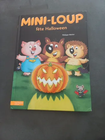 Livre mini loup fête halloween