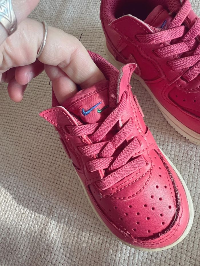 Baskets Nike air force 1 rose framboise taille 21 - photo numéro 4
