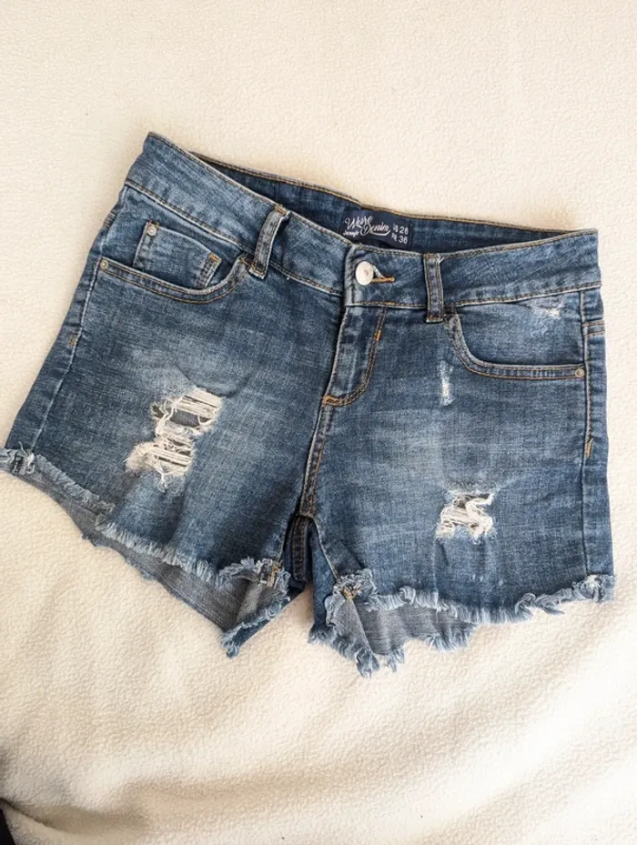 Short en jean Jennyfer taille s au 36 - photo numéro 2