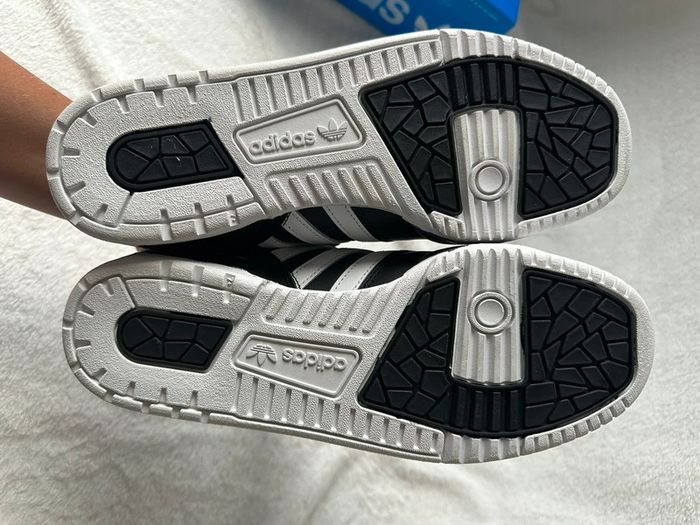 Chaussures adidas rivalry low noir neuf taille 41 1/3 - photo numéro 15