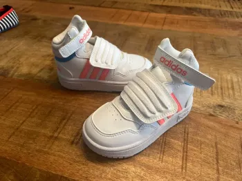 Sneakers Adidas neuves T25