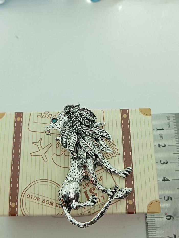 Broche