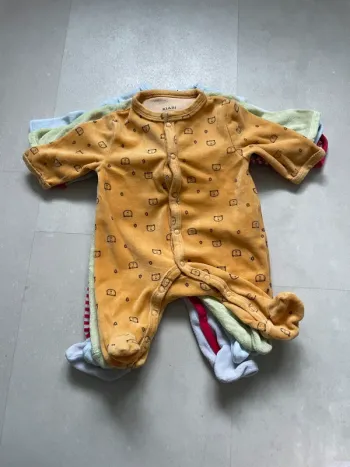 Lot 4 pyjama