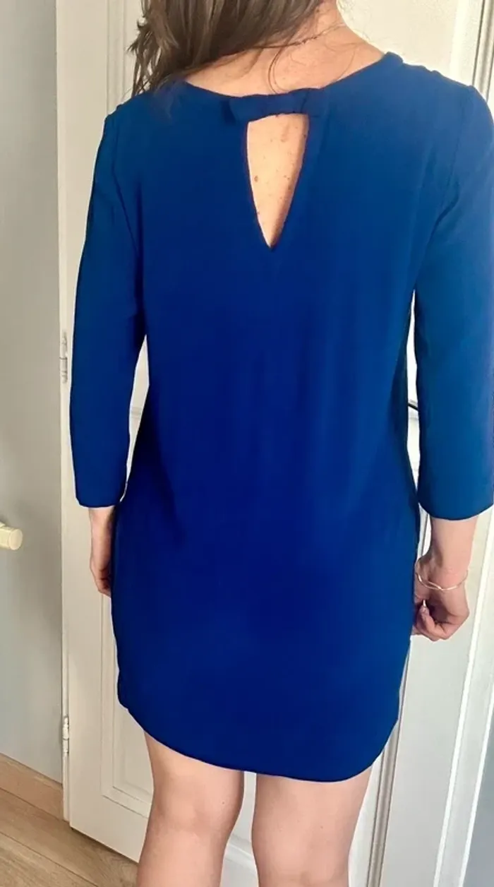 Robe droite Sandro bleu roi – poches & découpe dos - photo numéro 7
