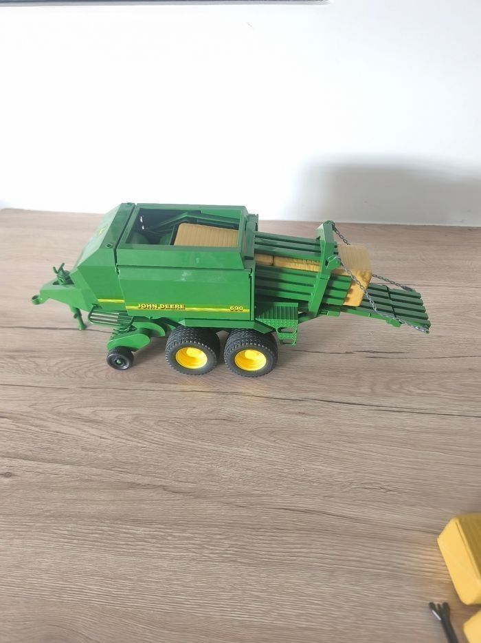 Tracteur et sa remorque presse paille john deere - photo numéro 7