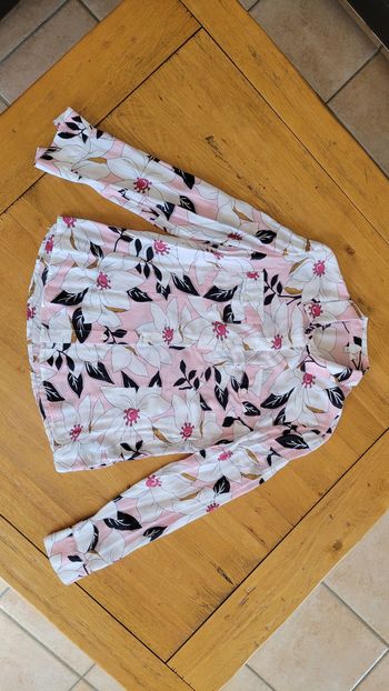 Chemise douce et légère , taille 40, rose clair et blanc
