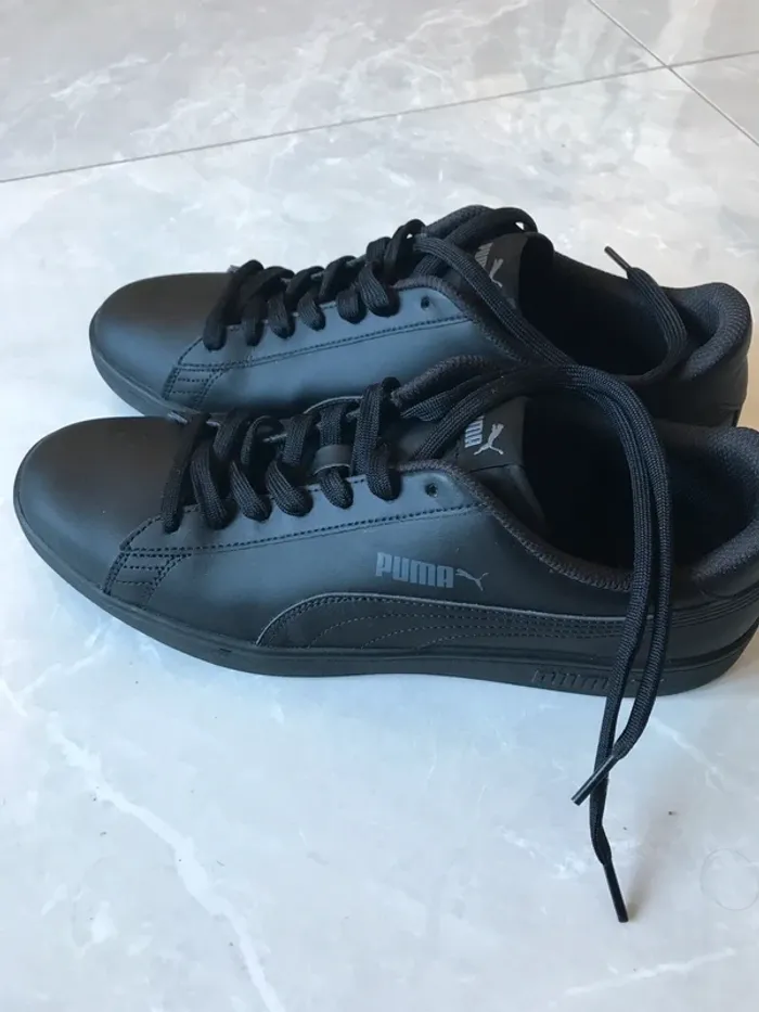 Baskets homme puma pointure 45 Smash V2 L noir portés un fois - photo numéro 2