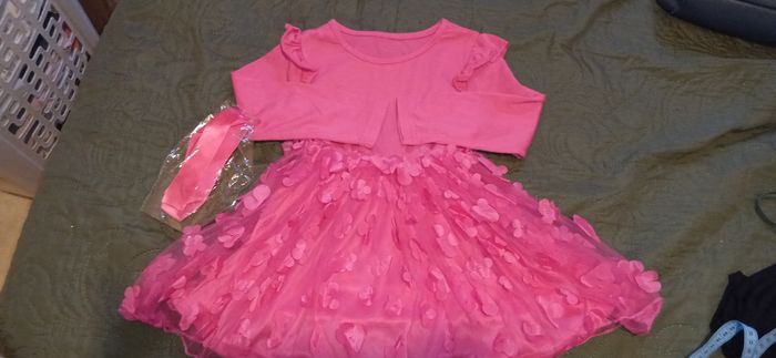 Robe fille neuf taille 4 ans