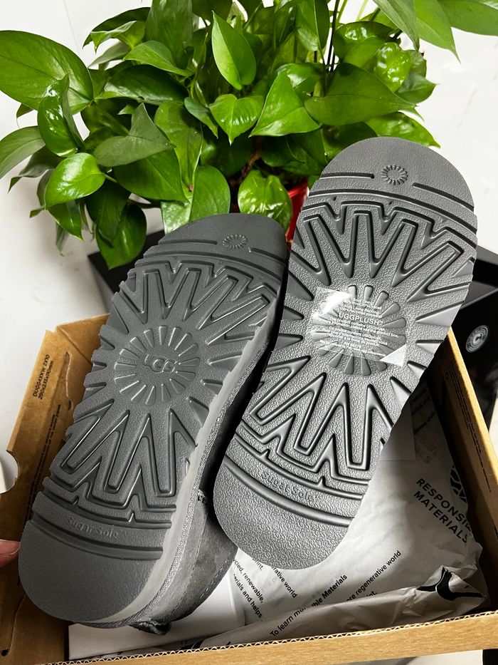 Bottes de neige courtes UGG Mini, grises, pointure 38 - photo numéro 7