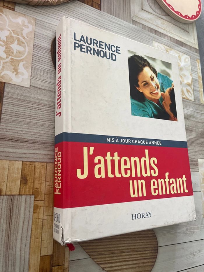 Livre « J’attends un enfant » - photo numéro 2