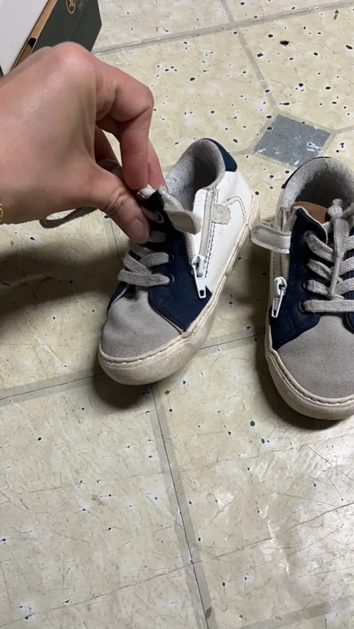 2 paires chaussures - photo numéro 3