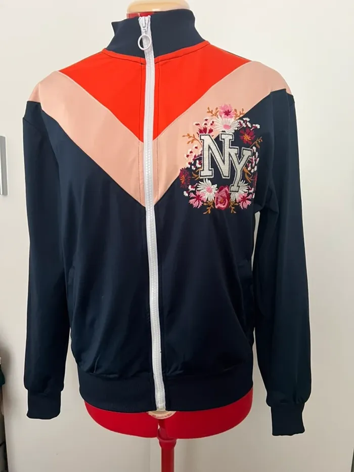 Veste sport fleurie bleu marine Undiz