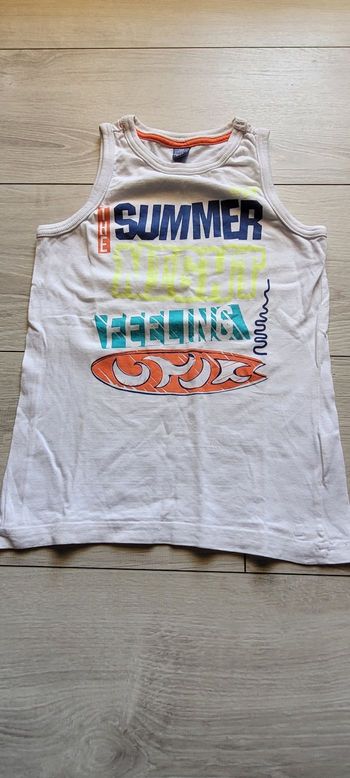 Lot t-shirts et débardeurs 8 ans