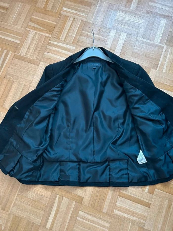 Veste  noire courte avec plis T38 - photo numéro 5