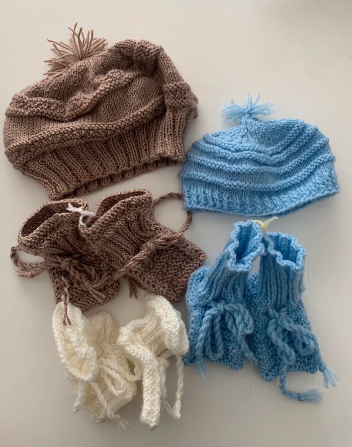 Lot de bonnets et chaussons - fait main