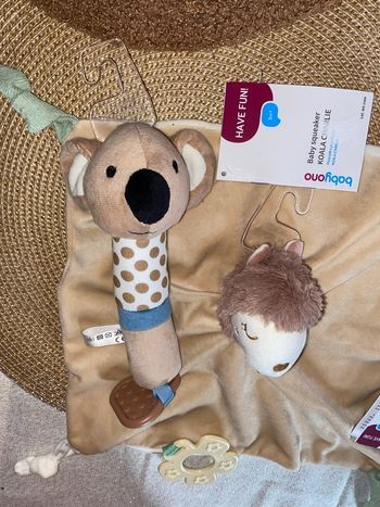 Doudou et hochet babyono