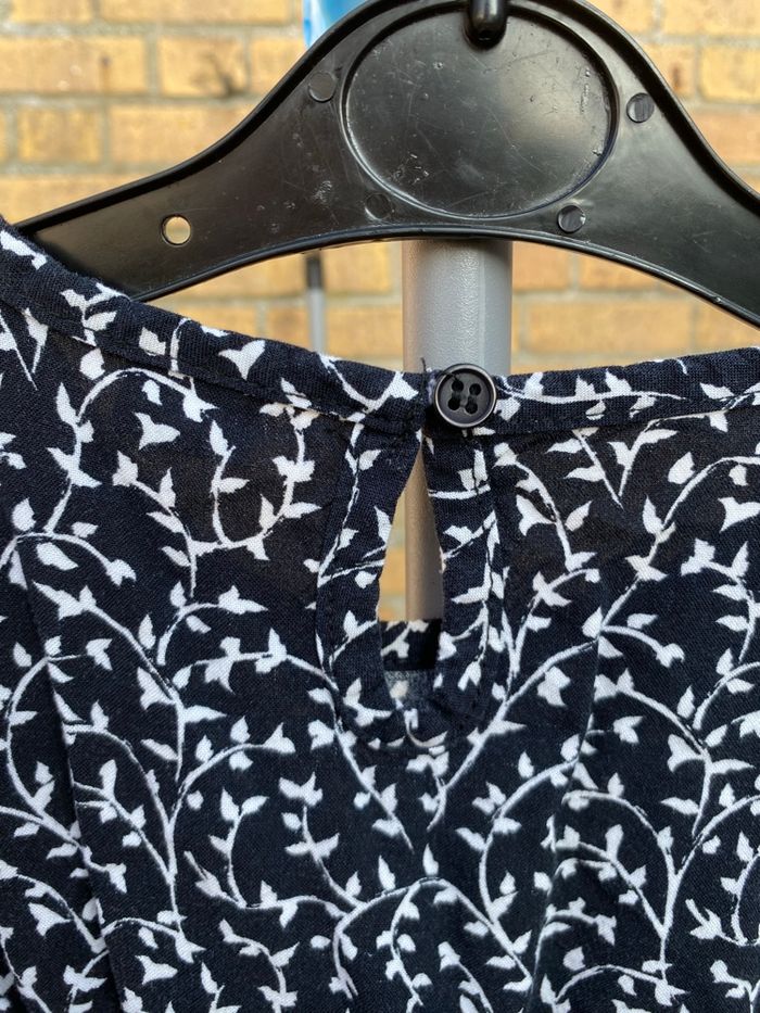 Robe noir avec motifs 2 ans - photo numéro 4