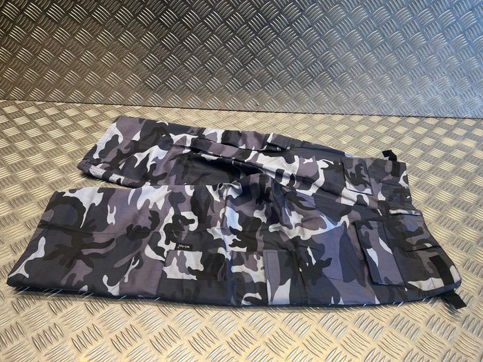 Short bermuda mil-tec camo urbain neige neuf taille xs - photo numéro 3