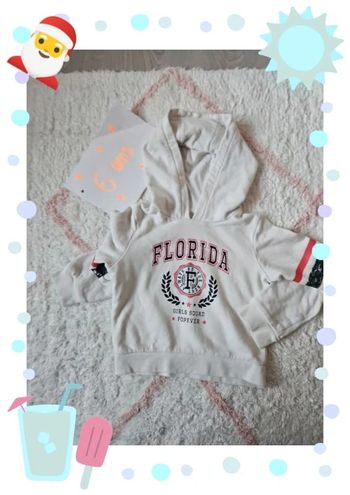 sweat fille taille 6 ans blanc a capuche marque kiabi