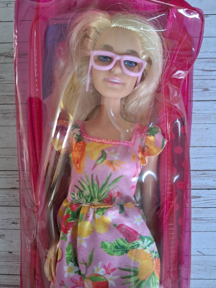 Poupée Barbie Fashionistas numéro 181 - photo numéro 2