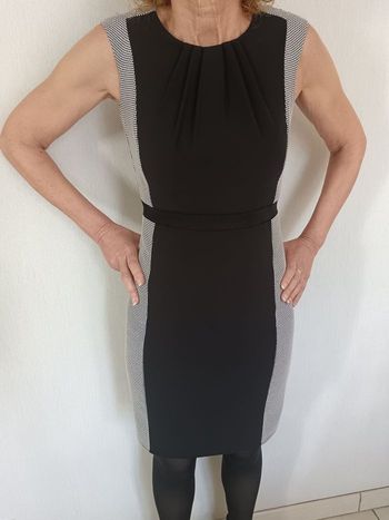 Robe noire et blanche