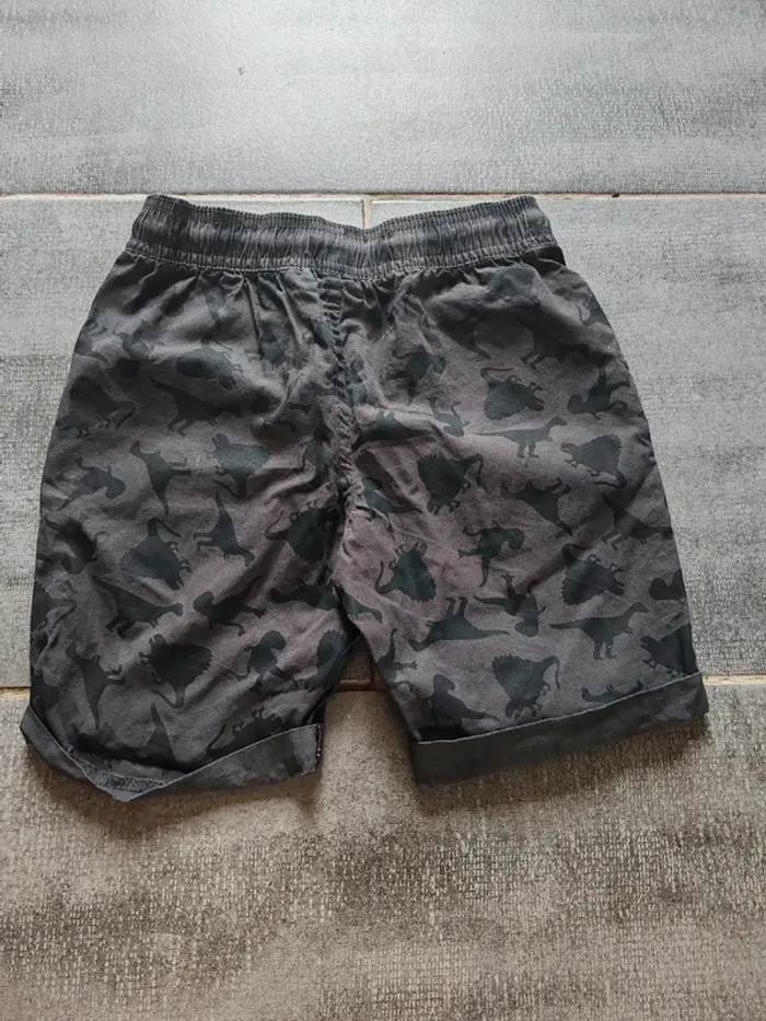 Short lupilu 4/6 ans - photo numéro 2