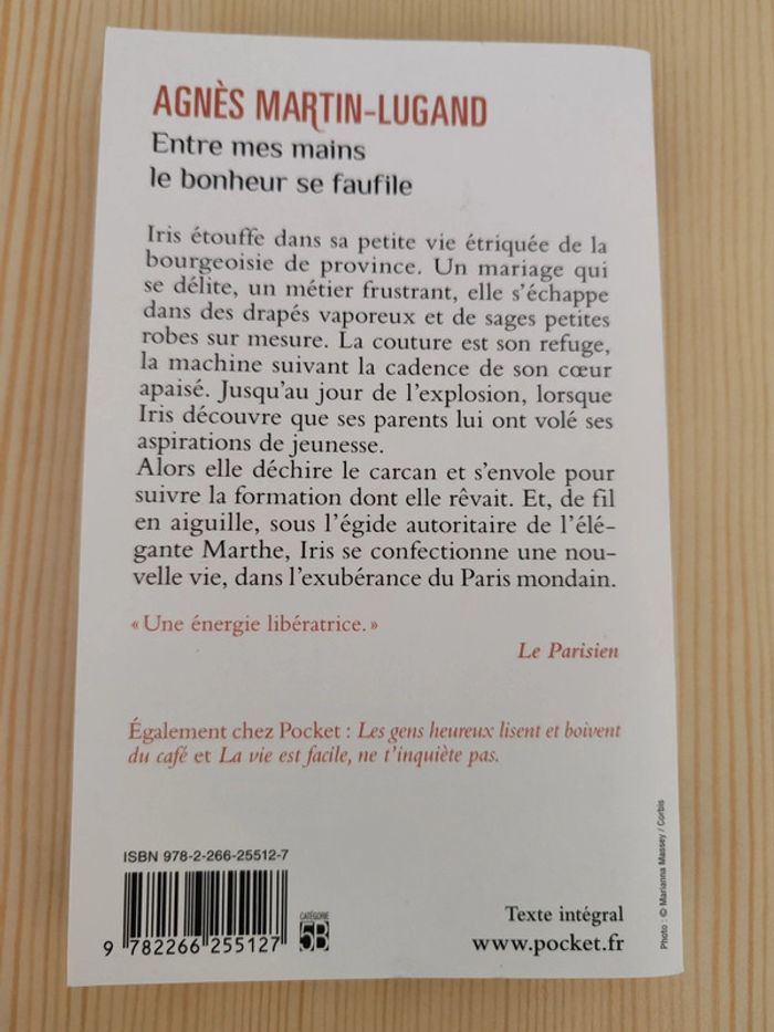 Agnès Martin-Lugand 🌸 Entre mes mains le bonheur se faufile - photo numéro 2