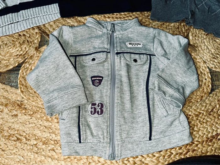 Lot gilet • 18M - photo numéro 4