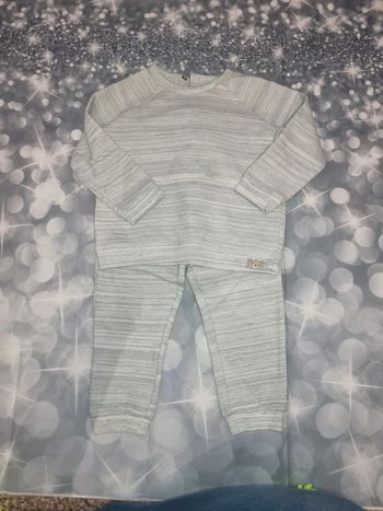 Ensemble gris