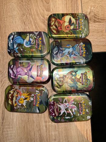 Lot Mini Tins EV8,5 - Évolutions Prismatiques