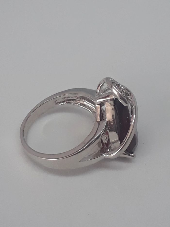 Bague fantaisie pierre rouge + brillants - photo numéro 4