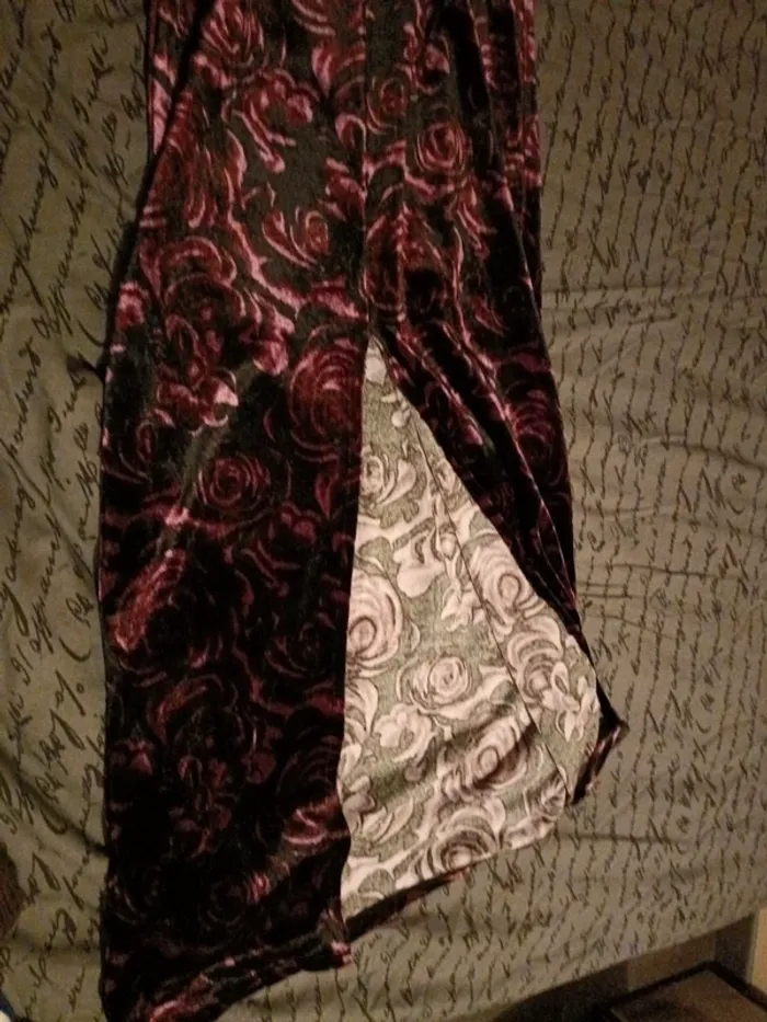 Magnifique robe velours taille unique 34 36 roses - photo numéro 4