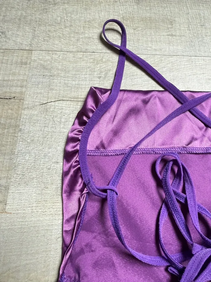 Robe chemise de nuit pyjama satinée dos nue - photo numéro 7