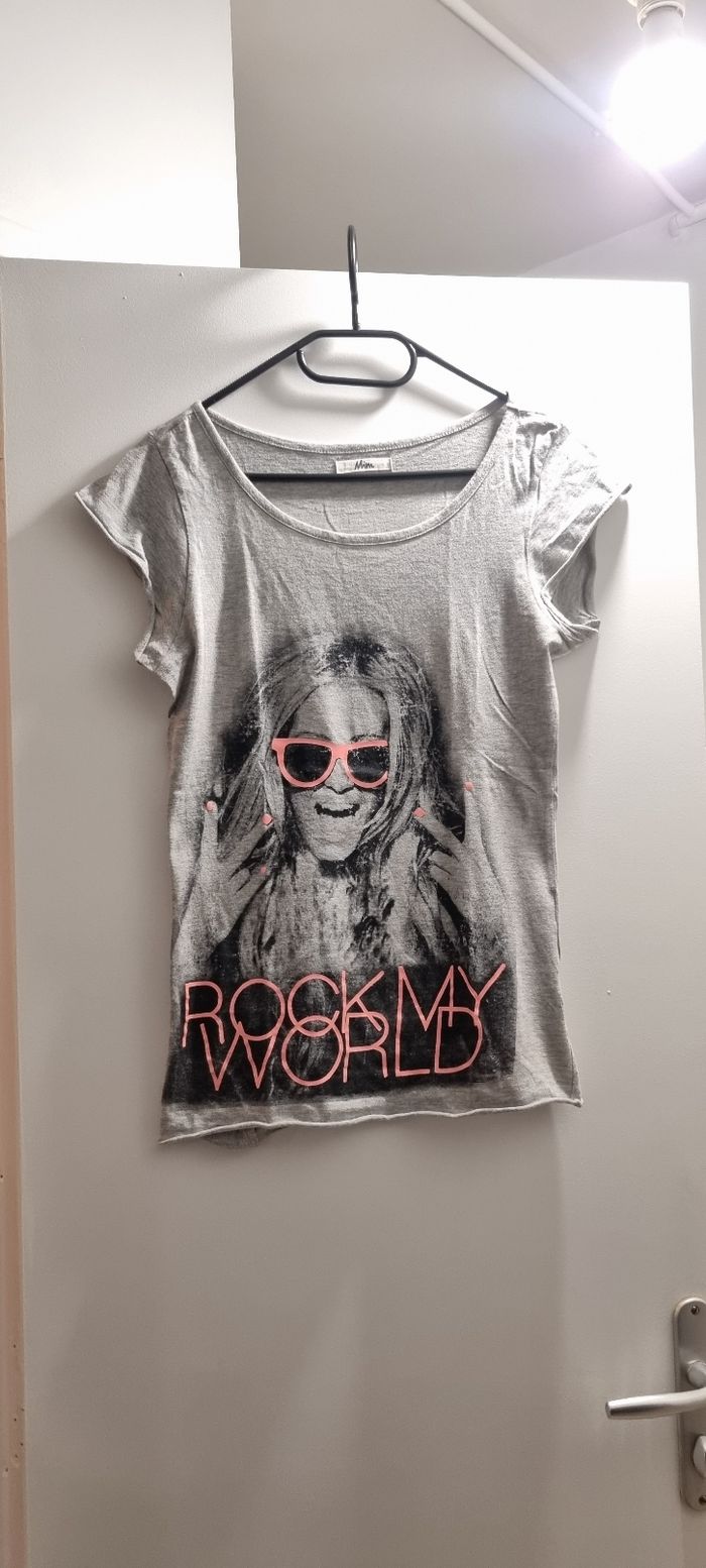Tee shirt