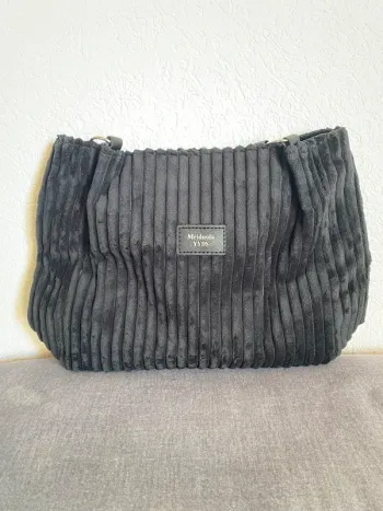 Sac à main noir en simili velours côtelé