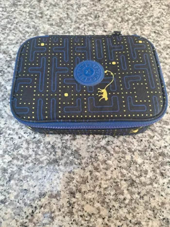 Kipling : plumier 100 pens "pacman"
