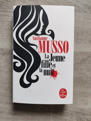 Livre la jeune fille et la nuit Guillaume Musso
