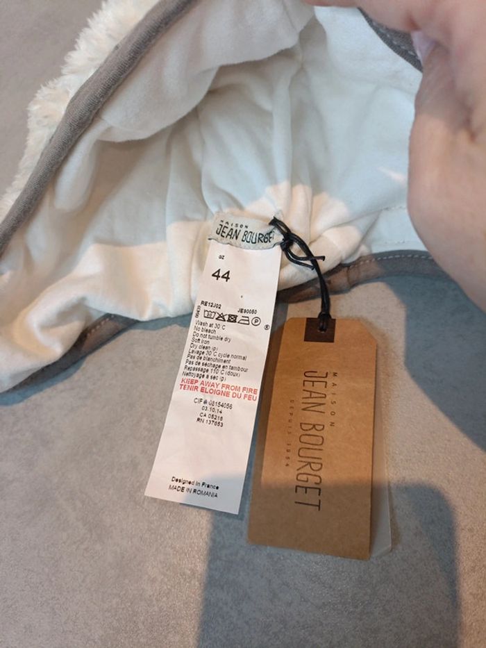 Bonnet Jean Bourget t.44 neuf 6 mois - photo numéro 2