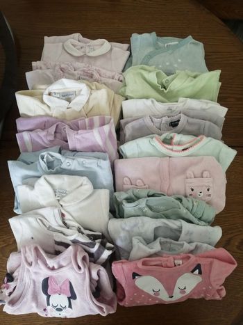 Lot 17  pyjamas bébé fille 1 mois