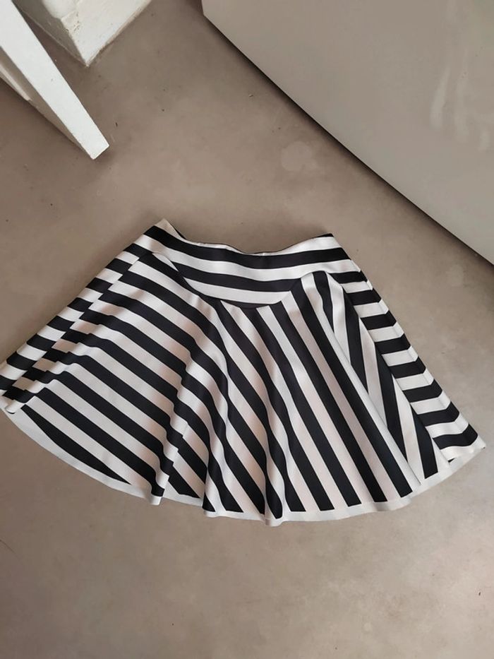 Jupe courte rayée - photo numéro 2