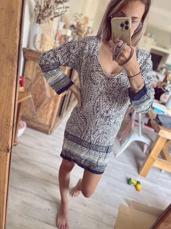 Robe femme à motif bleu marine neuve