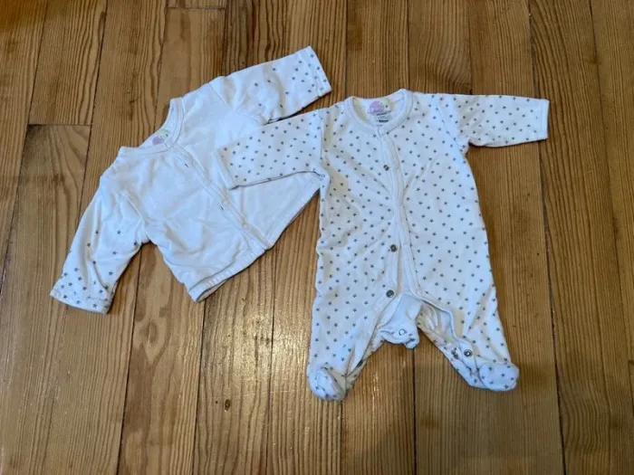 Pyjama et veste de naissance étoiles