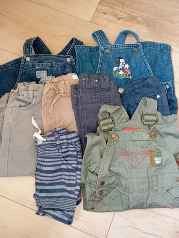 Lot vêtements taille 12 mois