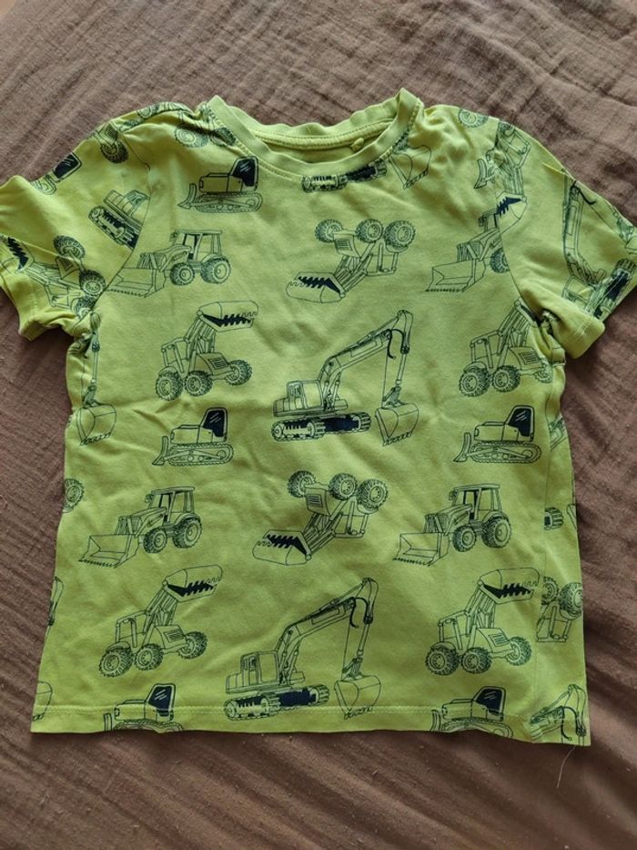 Lot de 4 tee-shirts 6 ans C&A - photo numéro 3