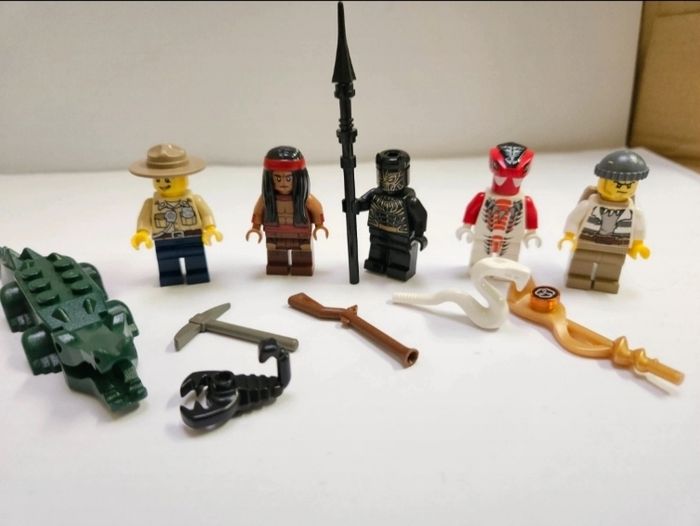 Lot N°3 de mini figurines Lego