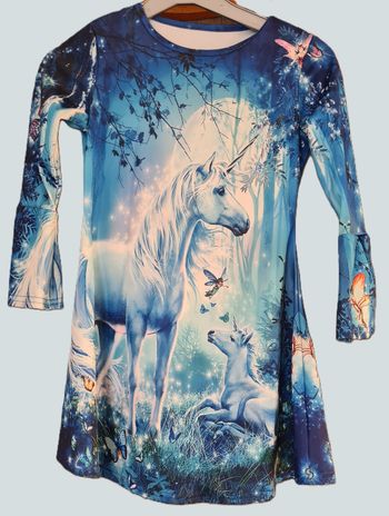 Très jolie robe Motif Licorne T 6 ans