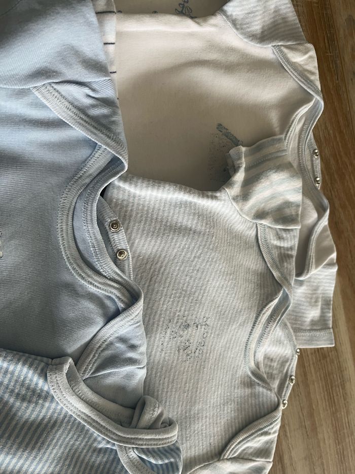 Lot bodies 6 mois manches courtes - photo numéro 4