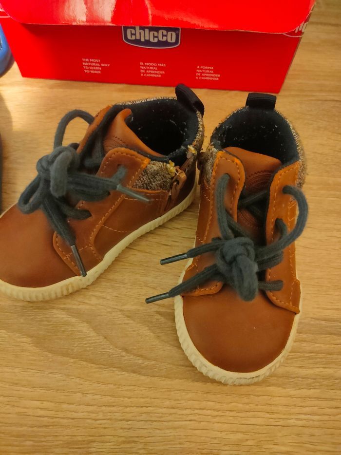 Chaussures et chaussons taille 19 - photo numéro 3