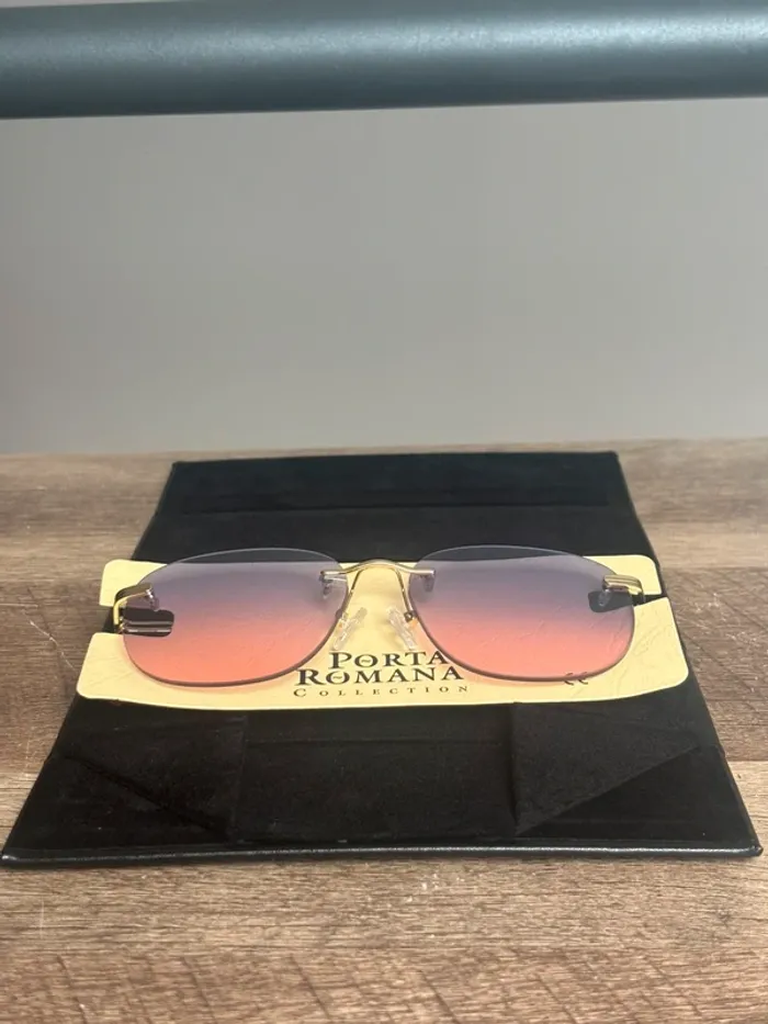 Lunette de soleil ovale Porta Romana verre bleu dégradé rougeâtre - photo numéro 15