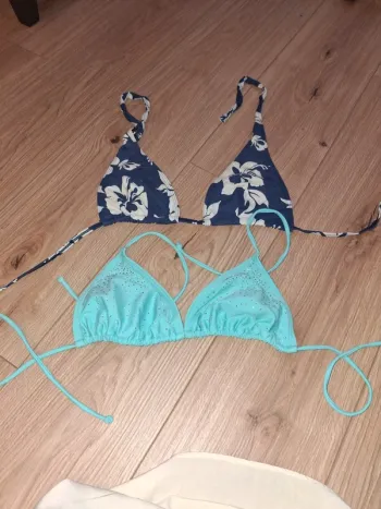 Lot de haut de maillot de bain